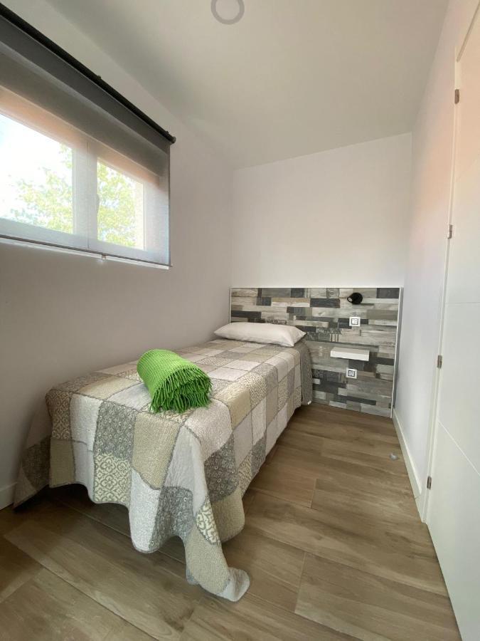 Casa Con Jardin Gatos Holiday home